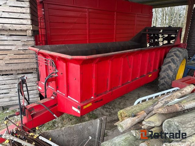 Solid gødningsvogn med dobbelt bundkæde