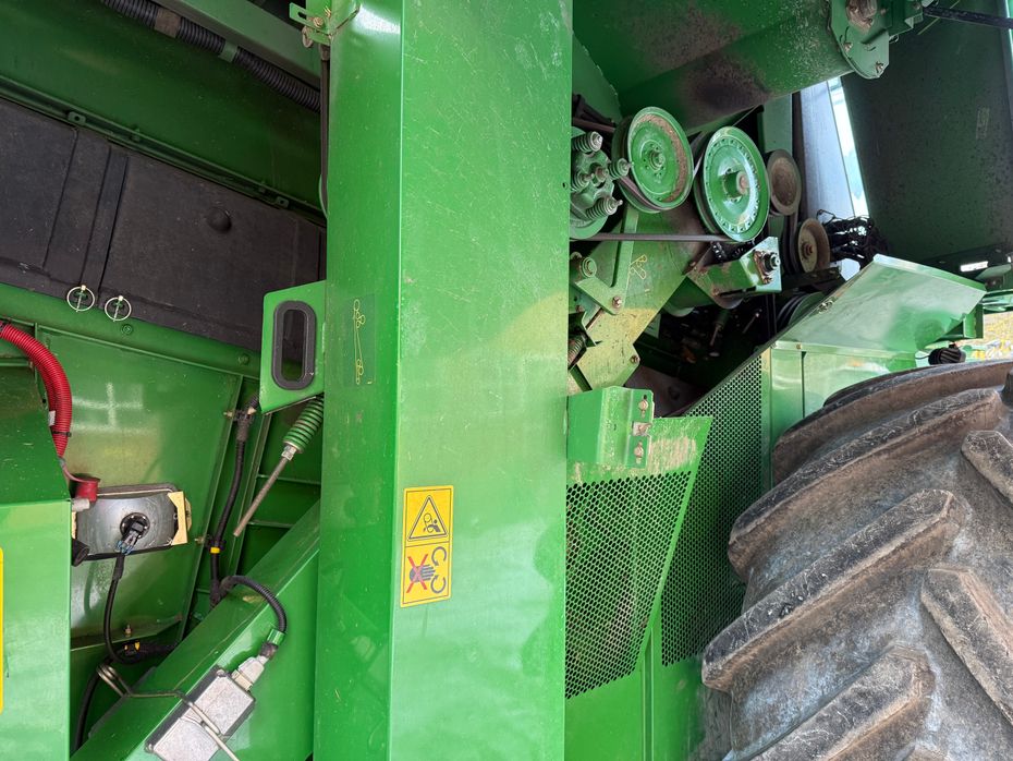 John Deere S690 + 30” 630R skærebord - Høstmaskiner - Mejetærskere - 12