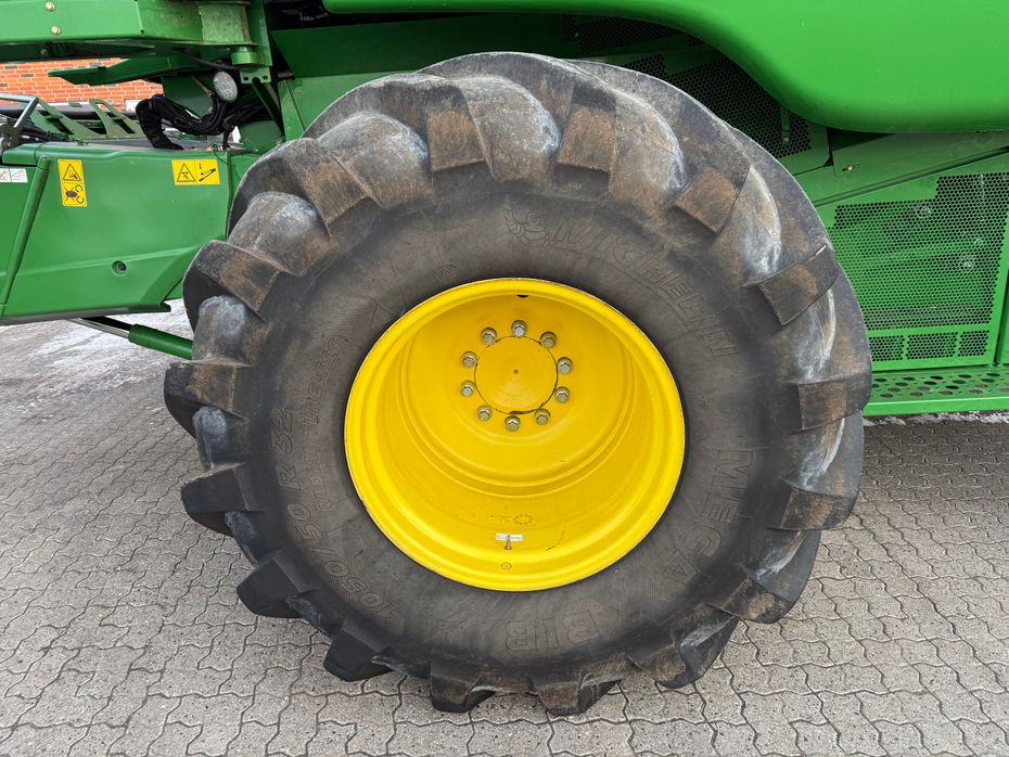 John Deere S690 + 30” 630R skærebord - Høstmaskiner - Mejetærskere - 9