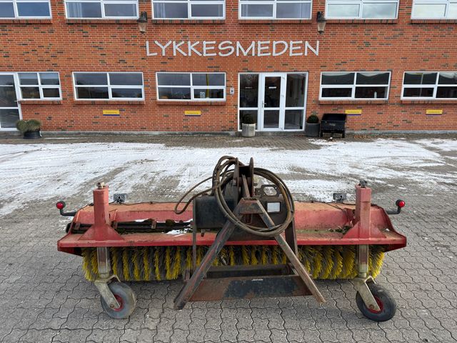 JST 250 cm. hydraulisk kost
