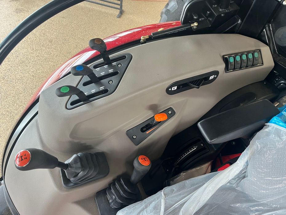 Case IH Farmall 75 A - Traktorer - Traktorer 4 wd - 9