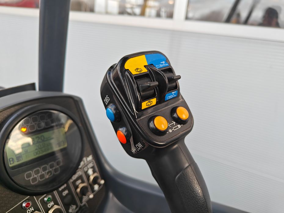 MultiOne 8.4Sk KUN 350 timer - Læssemaskiner - Minilæssere - 10