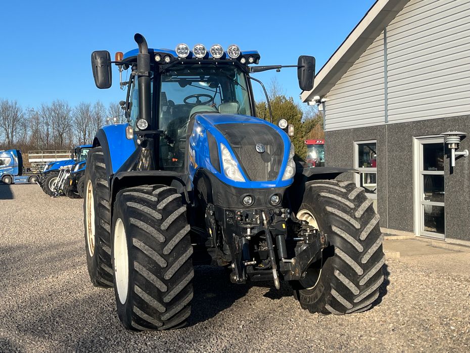 New Holland T7.315 Med frontlift - Traktorer - Traktorer 4 wd - 18