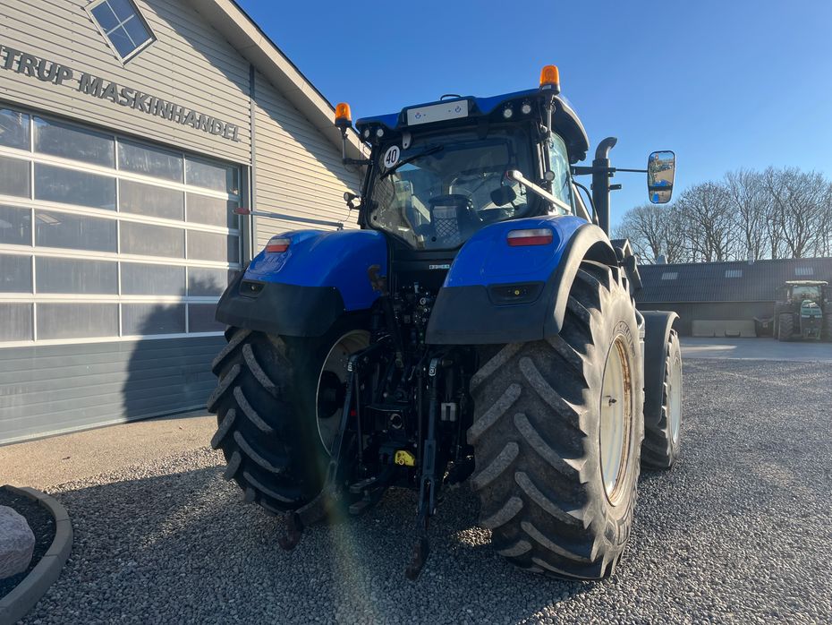 New Holland T7.315 Med frontlift - Traktorer - Traktorer 4 wd - 15