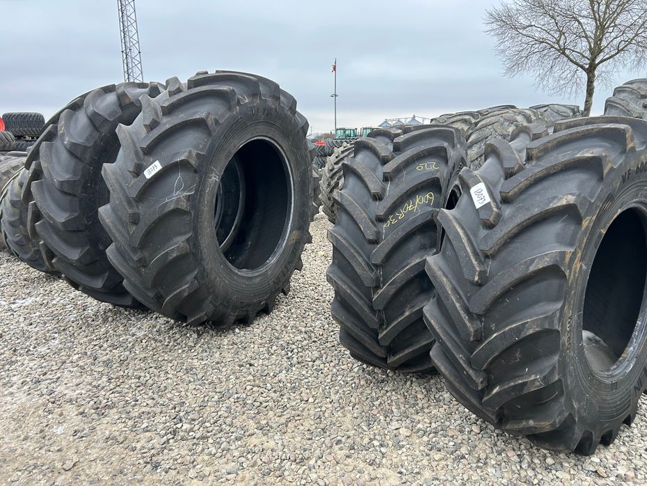 Vredestein 710/70R42 + 600/70R30 Afmonteret. VF - Traktor tilbehør - Dæk - 1