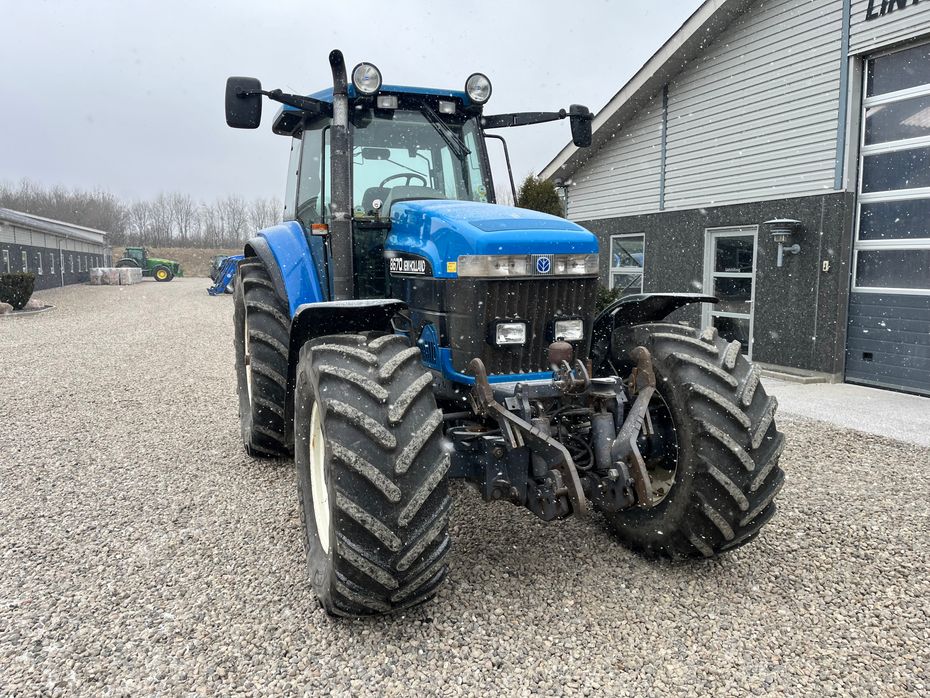 New Holland 8670 SuperSteer og frontlift - Traktorer - Traktorer 4 wd - 18