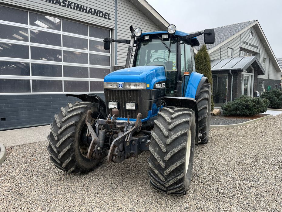 New Holland 8670 SuperSteer og frontlift - Traktorer - Traktorer 4 wd - 9