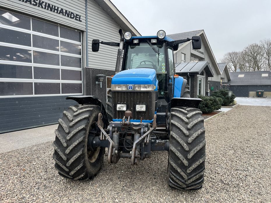 New Holland 8670 SuperSteer og frontlift - Traktorer - Traktorer 4 wd - 10