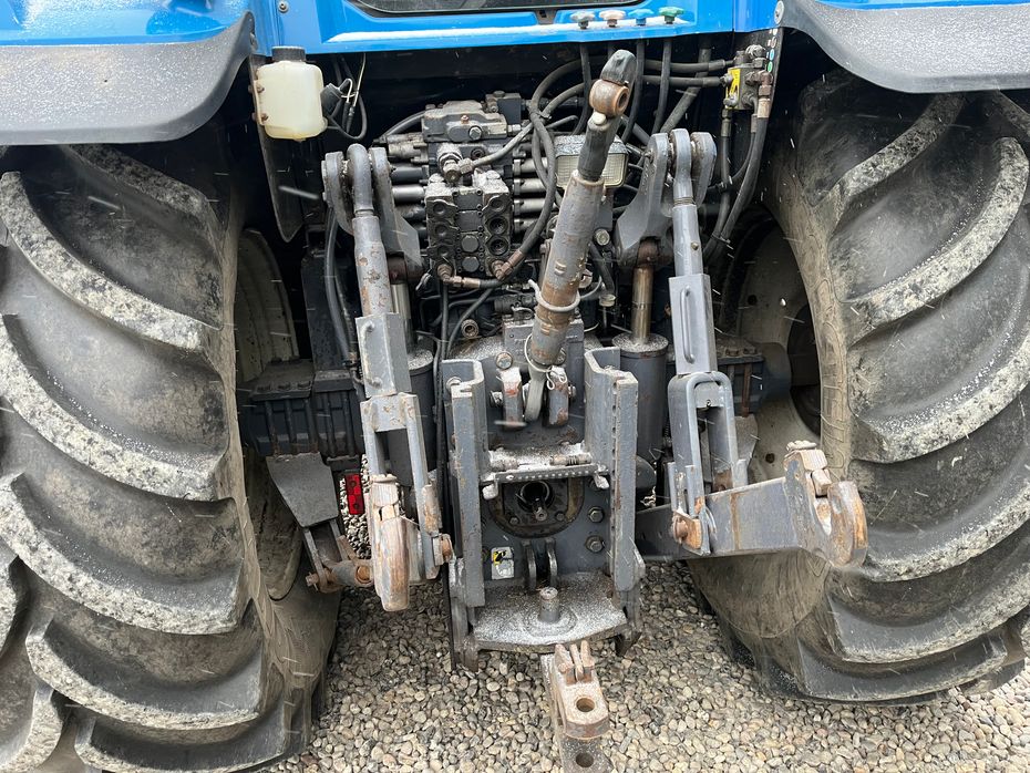 New Holland 8670 SuperSteer og frontlift - Traktorer - Traktorer 4 wd - 5