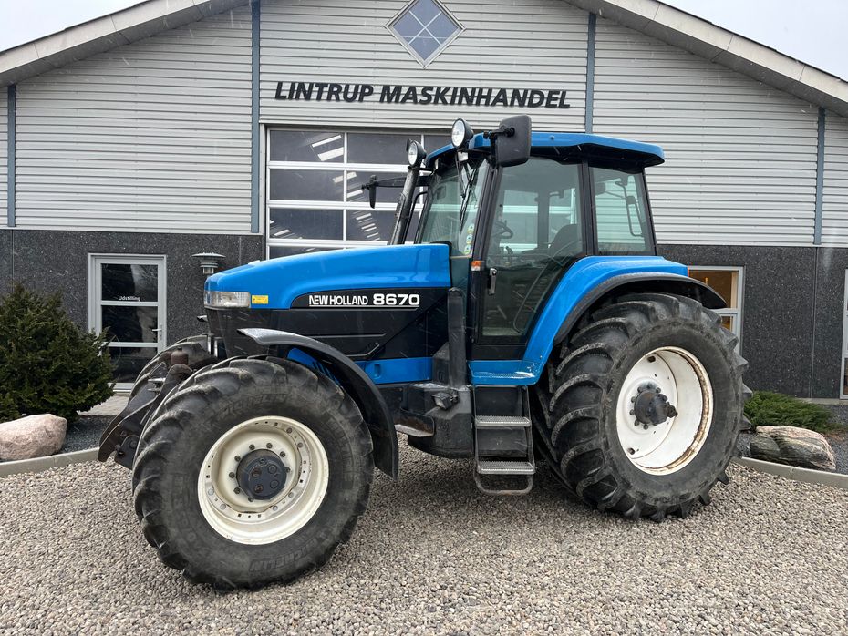 New Holland 8670 SuperSteer og frontlift - Traktorer - Traktorer 4 wd - 1