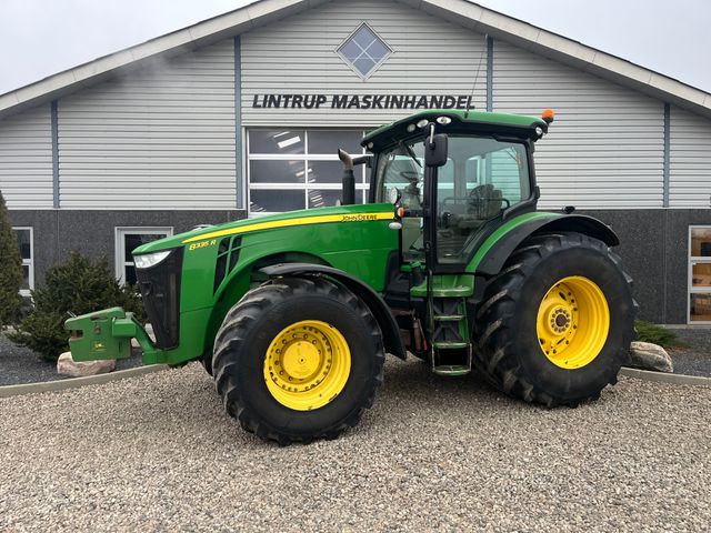 John Deere 8335R