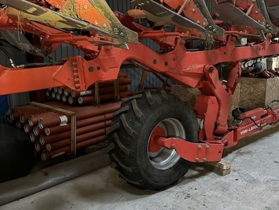 Kuhn 8 furet VARI-LEADER - Plove - Vendeplove - 3