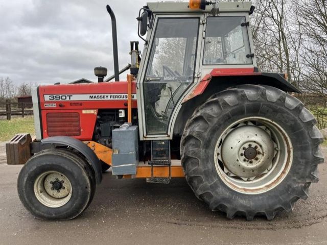 Massey Ferguson 365 og 390T Hi Line med armklipper