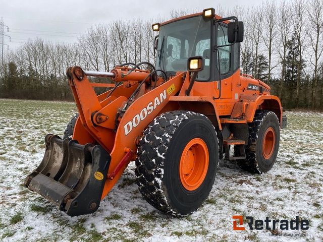 Doosan DL200