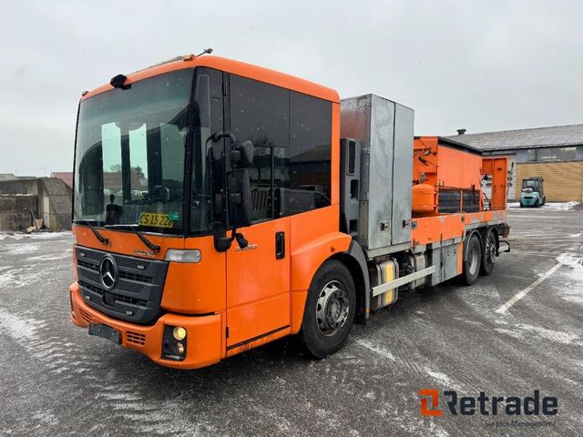 Mercedes-Benz ECONIC 2630