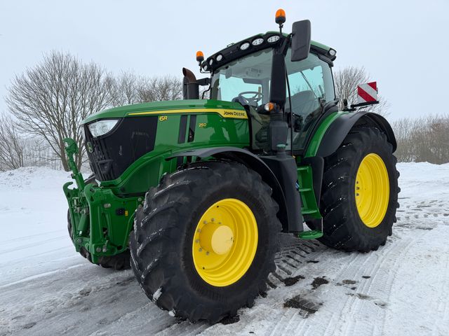 John Deere 6R250