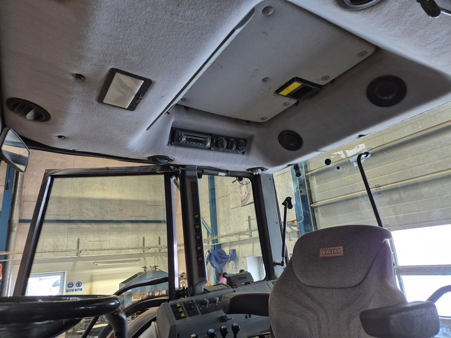 Valtra 8350 Hitech - Traktorer - Traktorer 4 wd - 13