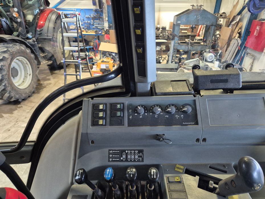 Valtra 8350 Hitech - Traktorer - Traktorer 4 wd - 10