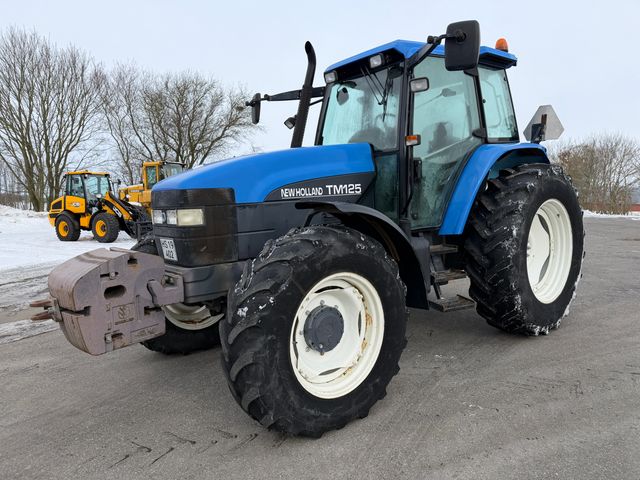 New Holland TM 125