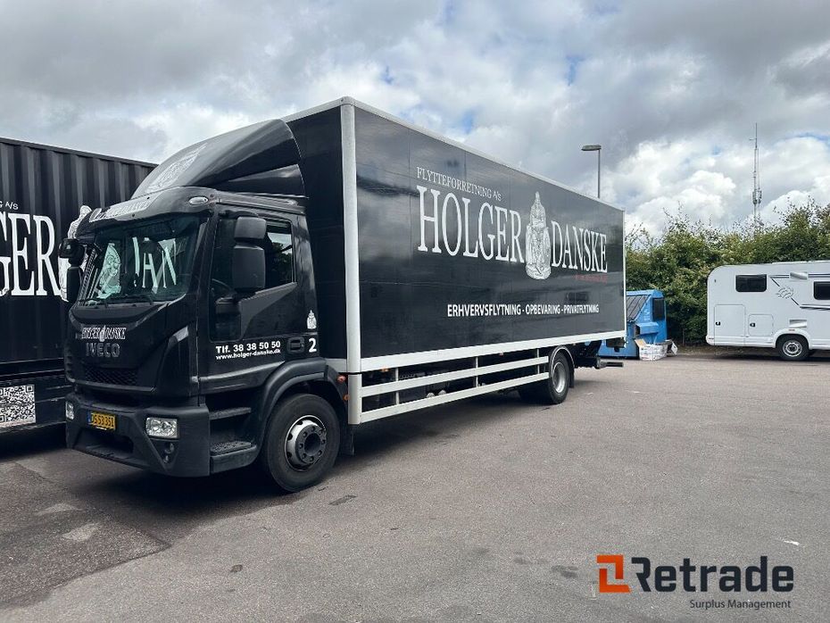 Iveco Eurocargo med rampe - Lastbiler - Fast kasse - 1