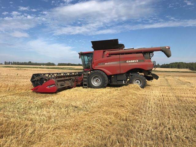 Case IH Axial Flow 8230
