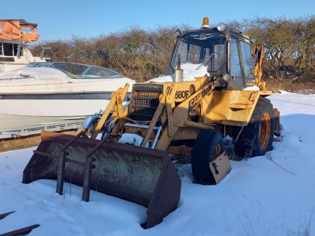Case 580F
