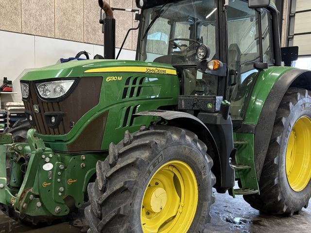 John Deere 6130M