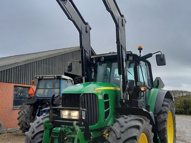 John Deere 7530 Præmium Plus Auto Quard med Trima frontlæsser og frontlift
