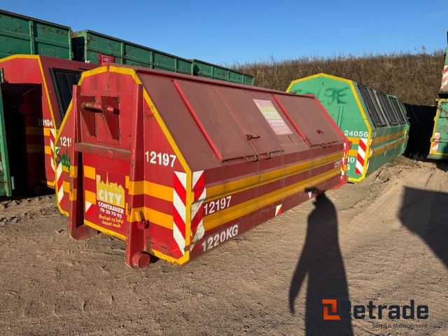 1 x 12m3 lukket container og 2 x 24m3 lukket containere