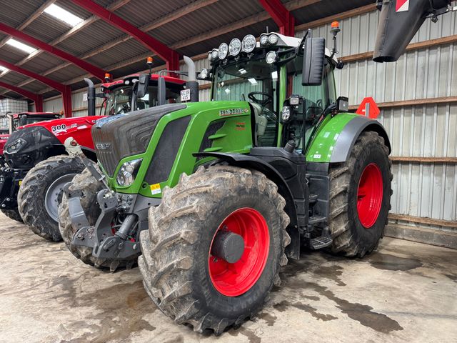 Fendt 828 Vario S4 Profi Plus