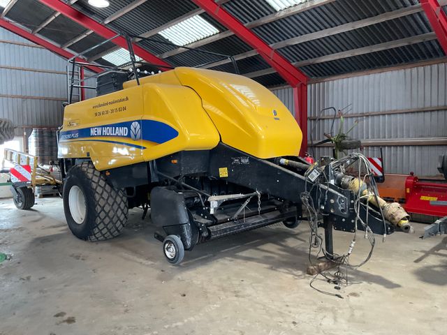 New Holland BB9090 PLUS Med Vogn