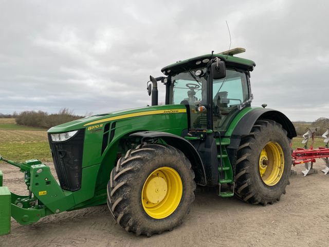 John Deere 8370R