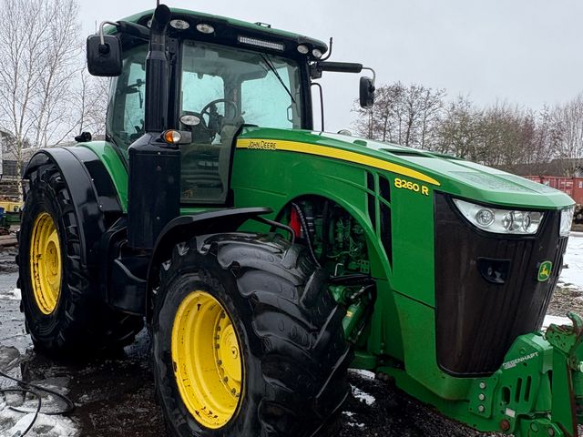 John Deere 8260R 8260R