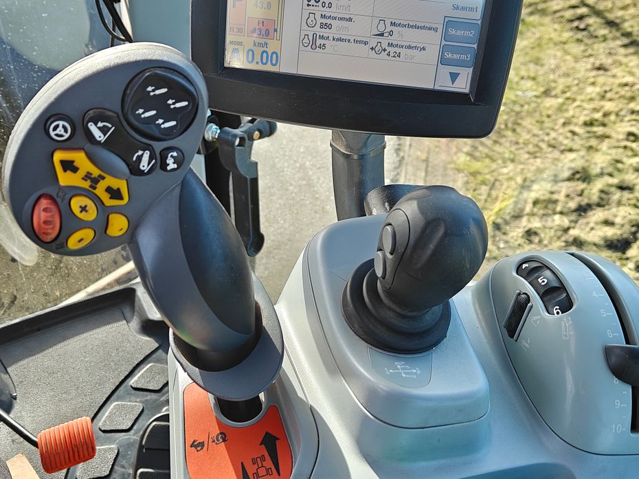 New Holland T7030 Autocommand - Traktorer - Traktorer 4 wd - 9