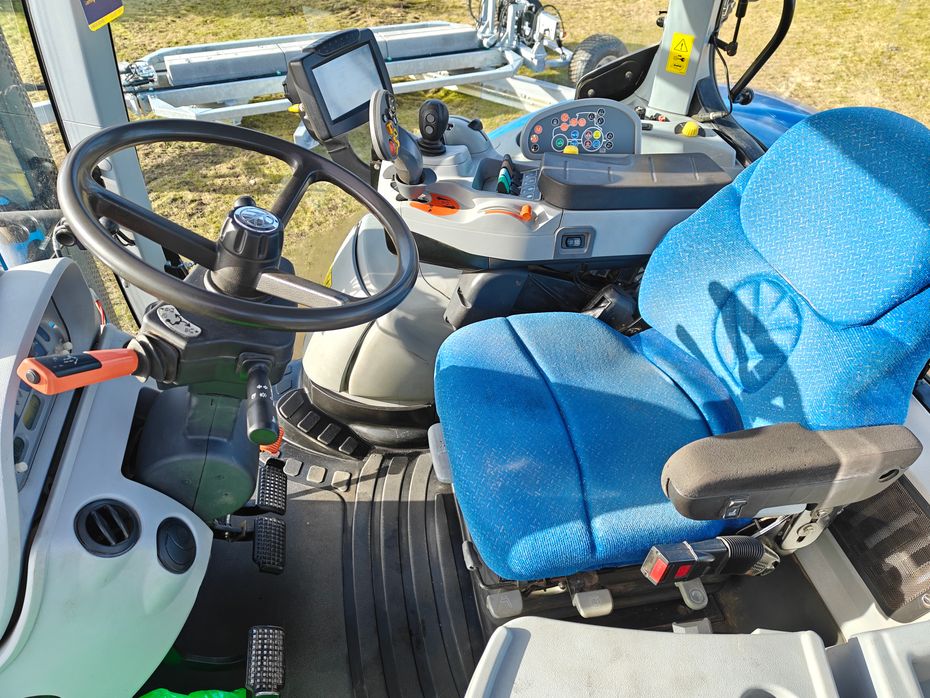 New Holland T7030 Autocommand - Traktorer - Traktorer 4 wd - 5