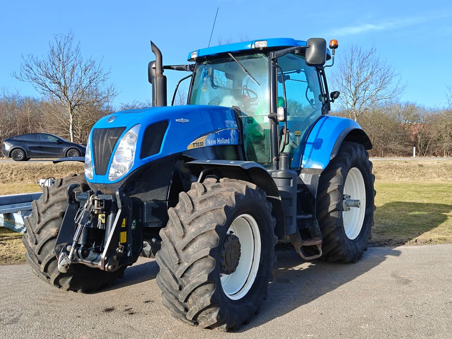 New Holland T7030 Autocommand - Traktorer - Traktorer 4 wd - 1