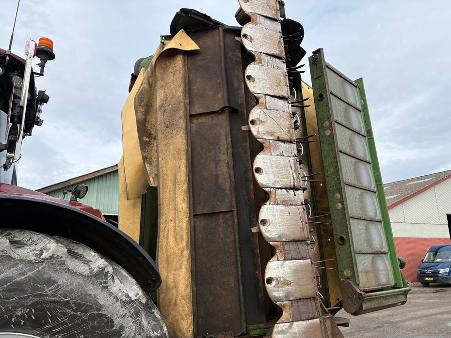 KRONE Easycut B 1000 CV og F 360 CV med bånd - Græsmaskiner - Skårlæggere/skivehøstere - 16