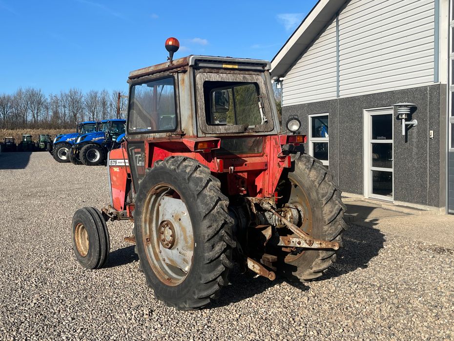 Massey Ferguson 575 8 gears model - Traktorer - Traktorer 2 wd - 9