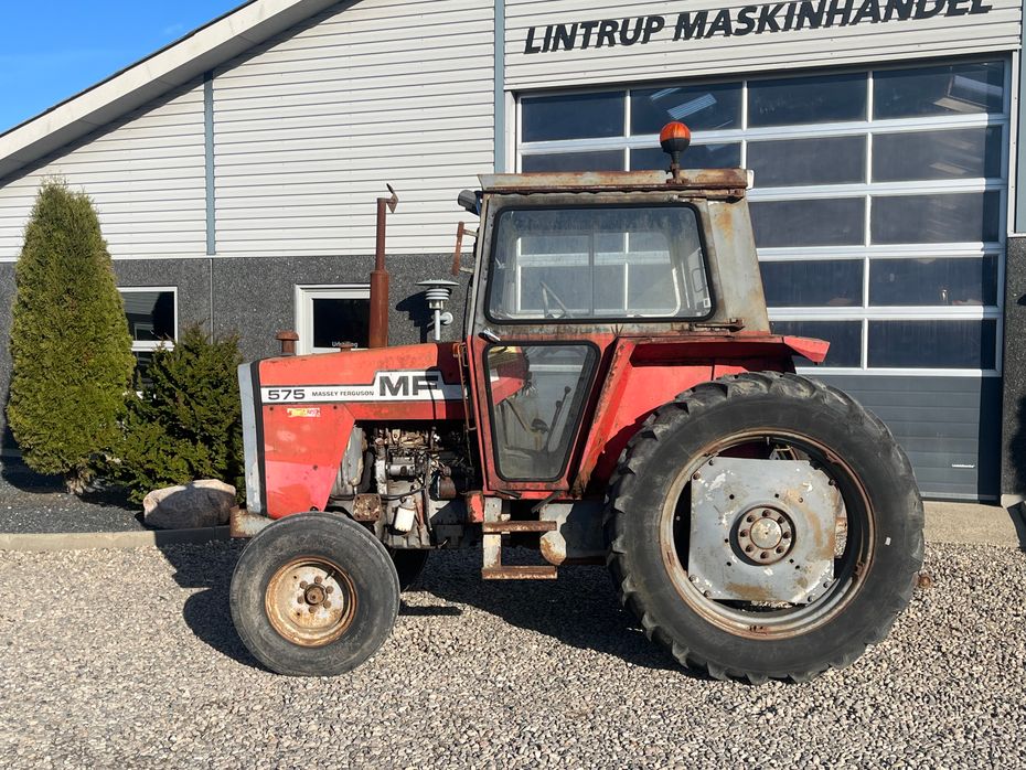 Massey Ferguson 575 8 gears model - Traktorer - Traktorer 2 wd - 8