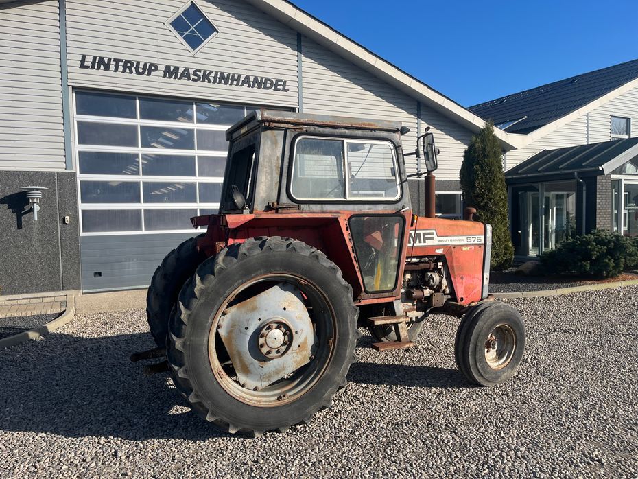 Massey Ferguson 575 8 gears model - Traktorer - Traktorer 2 wd - 10