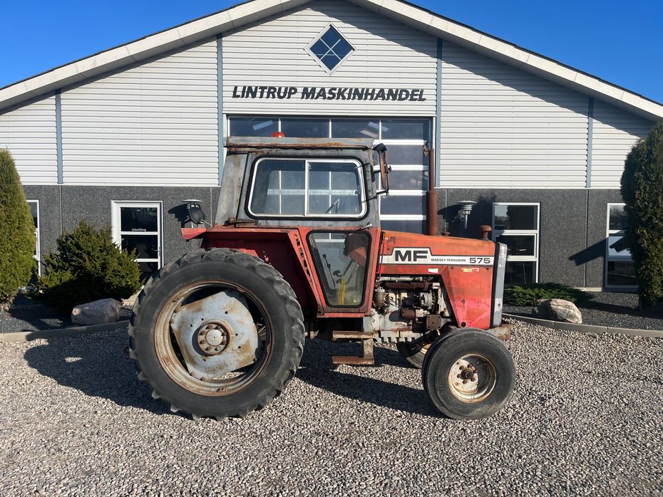 Massey Ferguson 575 8 gears model - Traktorer - Traktorer 2 wd - 5