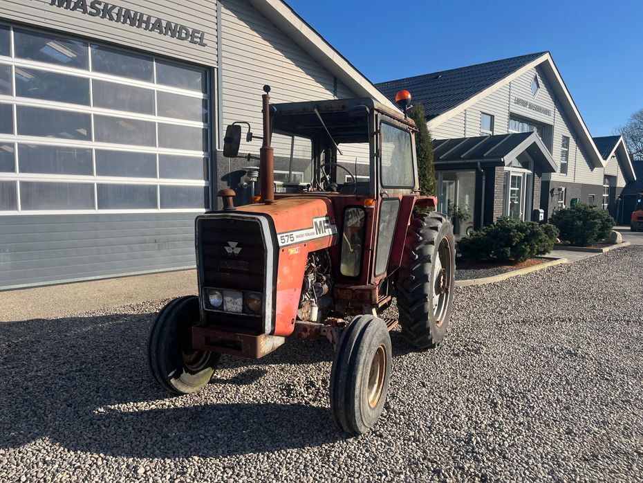 Massey Ferguson 575 8 gears model - Traktorer - Traktorer 2 wd - 6