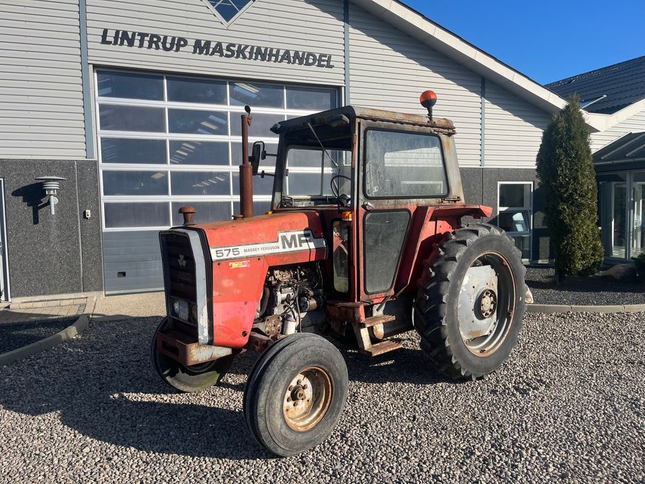 Massey Ferguson 575 8 gears model - Traktorer - Traktorer 2 wd - 2