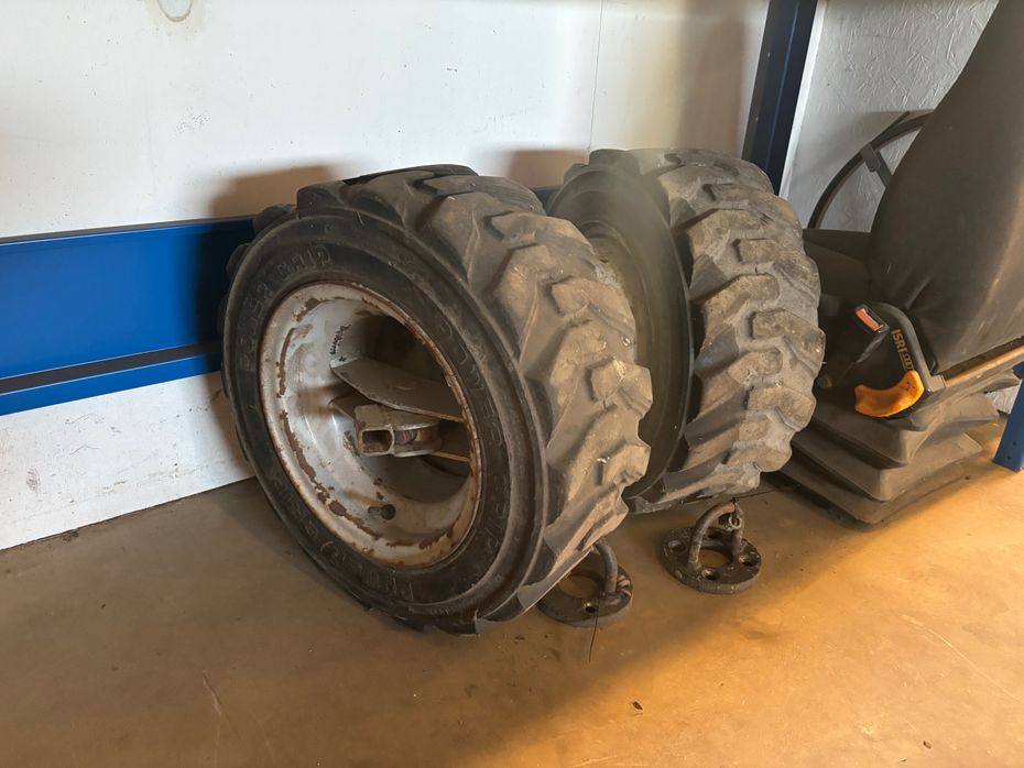 Avant Tvillinghjul - Læssemaskiner - Minilæssere - 1