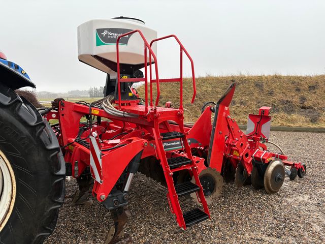 Kverneland DTX 300 med så udstyr 