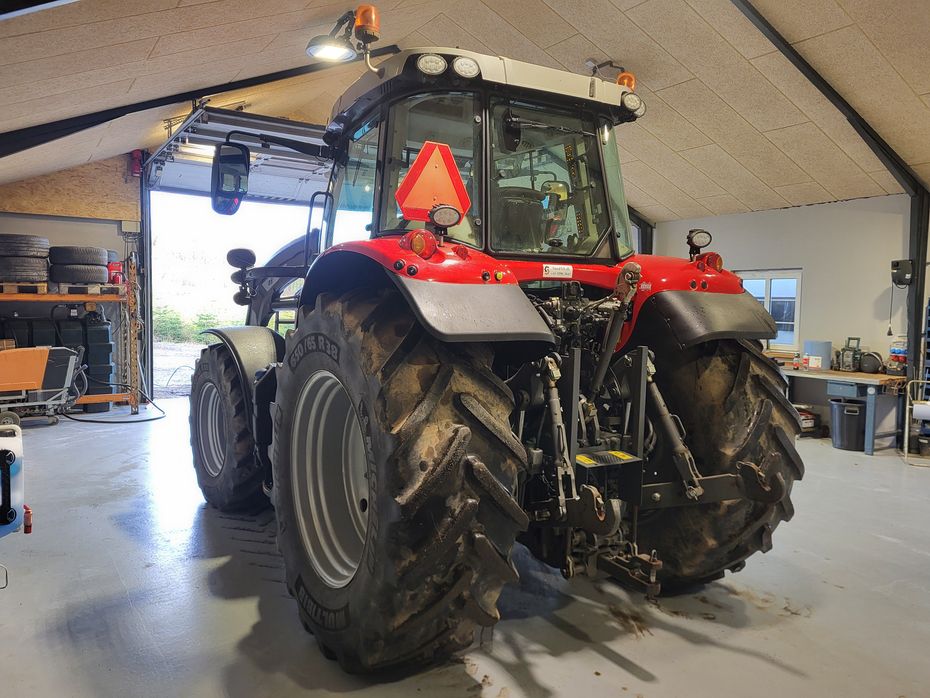 Massey Ferguson 6718S Dyna VT med frontlæsser Dyna VT Exclusive - Traktorer - Traktorer 4 wd - 5