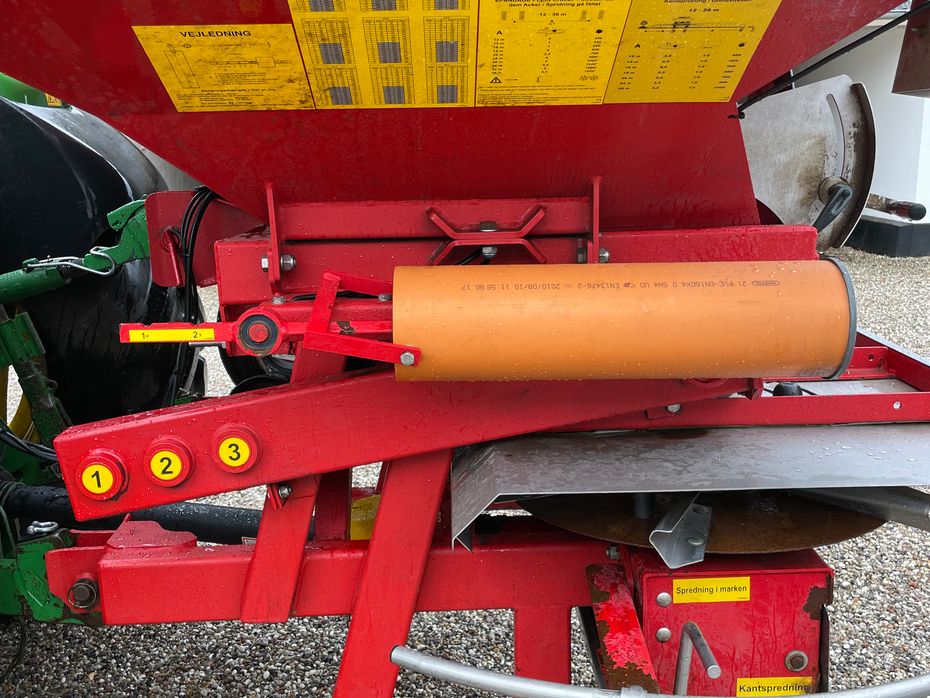 Bredal F2 3000 - Gødningsmaskiner - Liftophængte gødningsspredere - 5