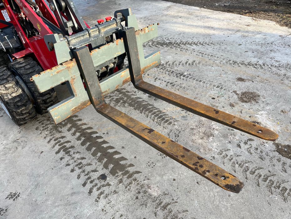 MO Implements Pallegaffelsæt Schäffer ophæng ny model - Minilæsser tilbehør - Redskaber - 3