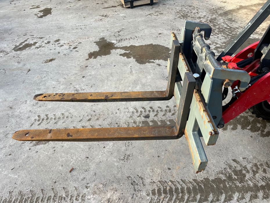 MO Implements Pallegaffelsæt Schäffer ophæng ny model - Minilæsser tilbehør - Redskaber - 2