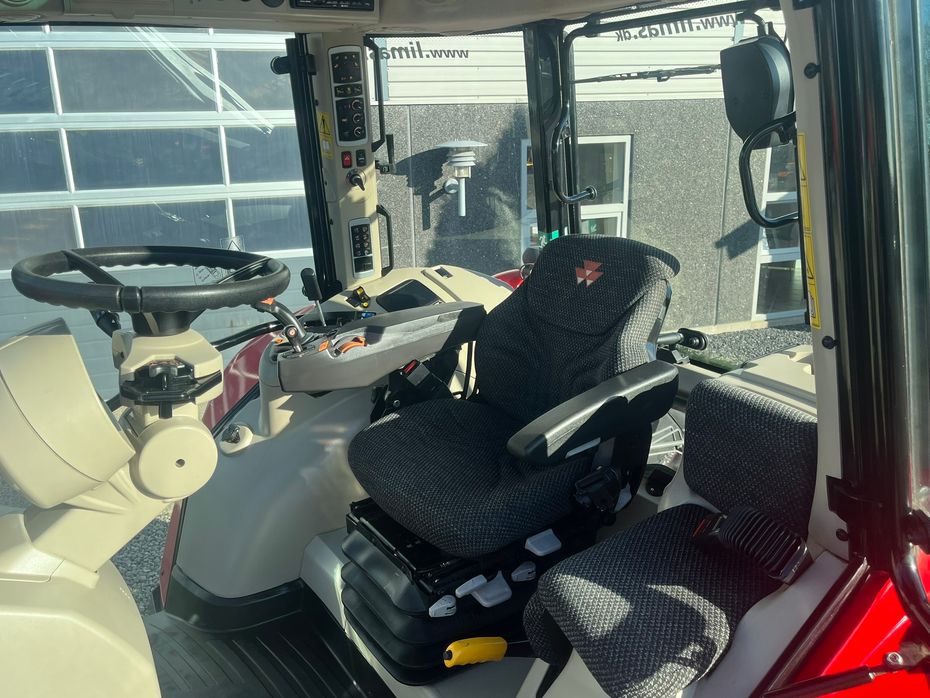 Massey Ferguson 6715 S Dyna6 Med frontlæsser - Traktorer - Traktorer 4 wd - 5